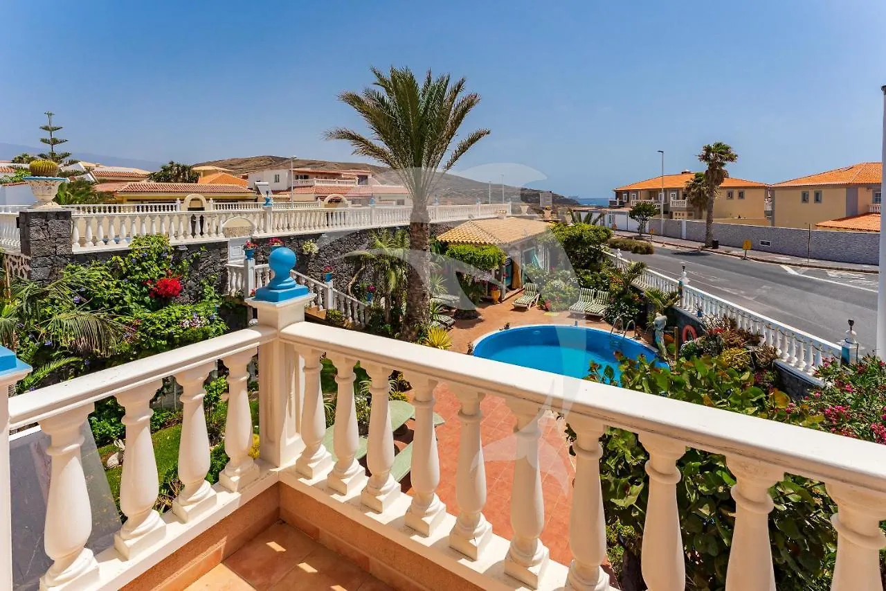 Apartamentos Los Delfines El Medano  Apartment