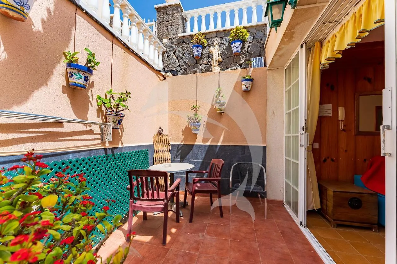 אל מדאנו Apartamentos Los Delfines