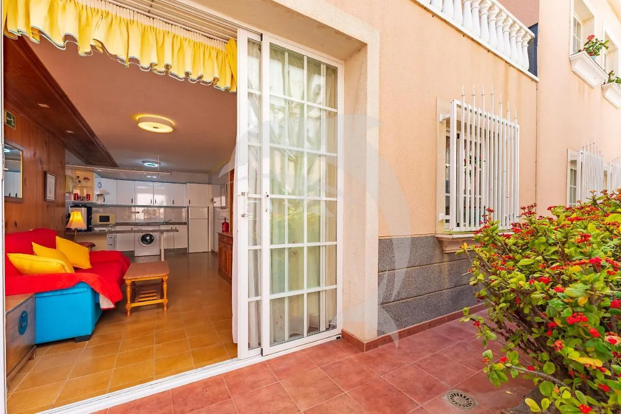 אל מדאנו Apartamentos Los Delfines ספרד